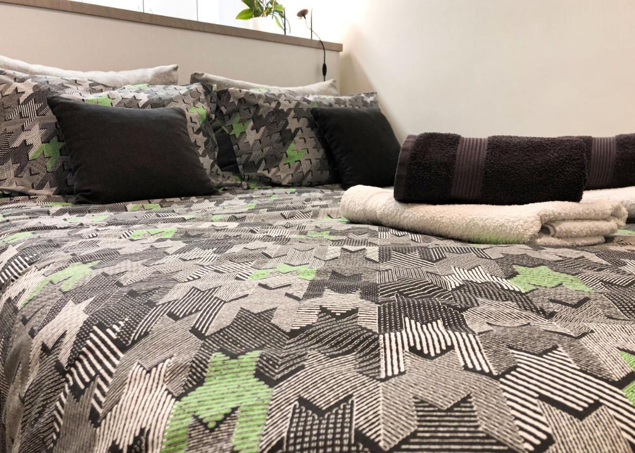 Promo - Flora Apartment Újvidék Kültér fotó