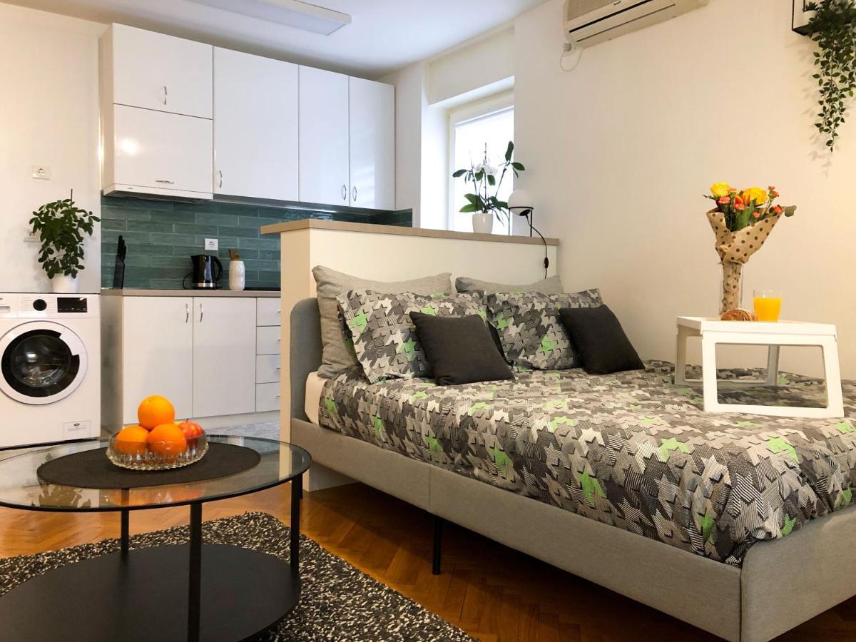 Promo - Flora Apartment Újvidék Kültér fotó